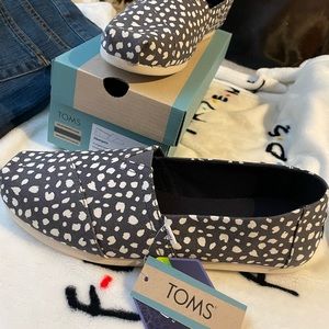 Womens Toms size 10 Brand new